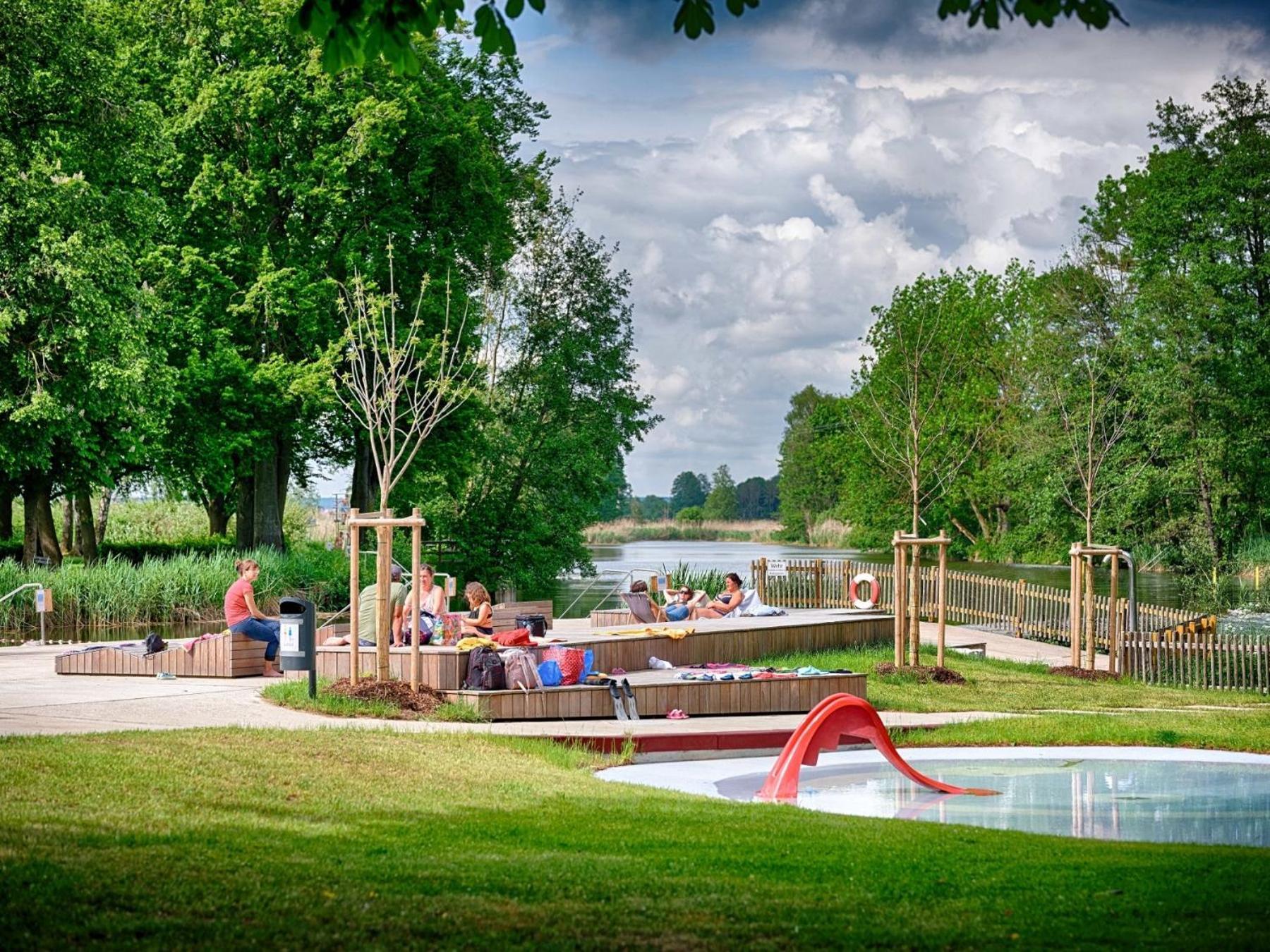 Traumhafte Business & Relax Wohnung Direkt Im Stadtkern Oettingens By Elation Homes Oettingen in Bayern Esterno foto
