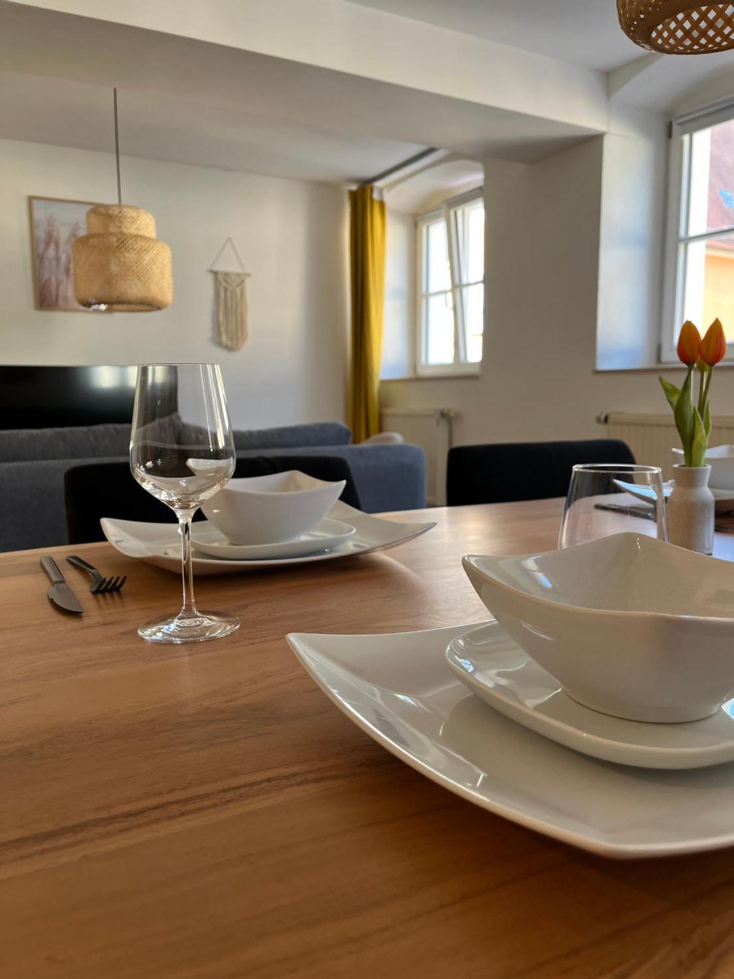Traumhafte Business & Relax Wohnung Direkt Im Stadtkern Oettingens By Elation Homes Oettingen in Bayern Esterno foto
