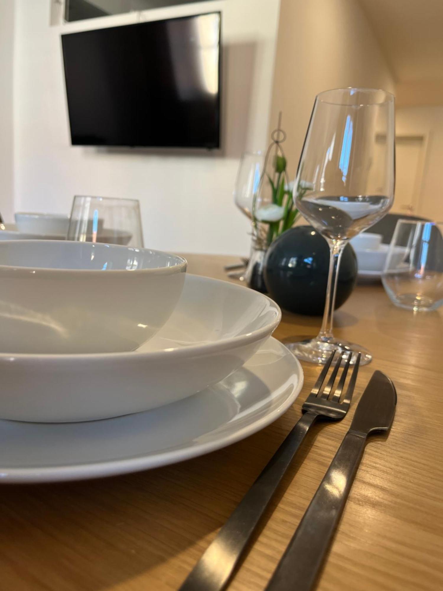 Traumhafte Business & Relax Wohnung Direkt Im Stadtkern Oettingens By Elation Homes Oettingen in Bayern Esterno foto